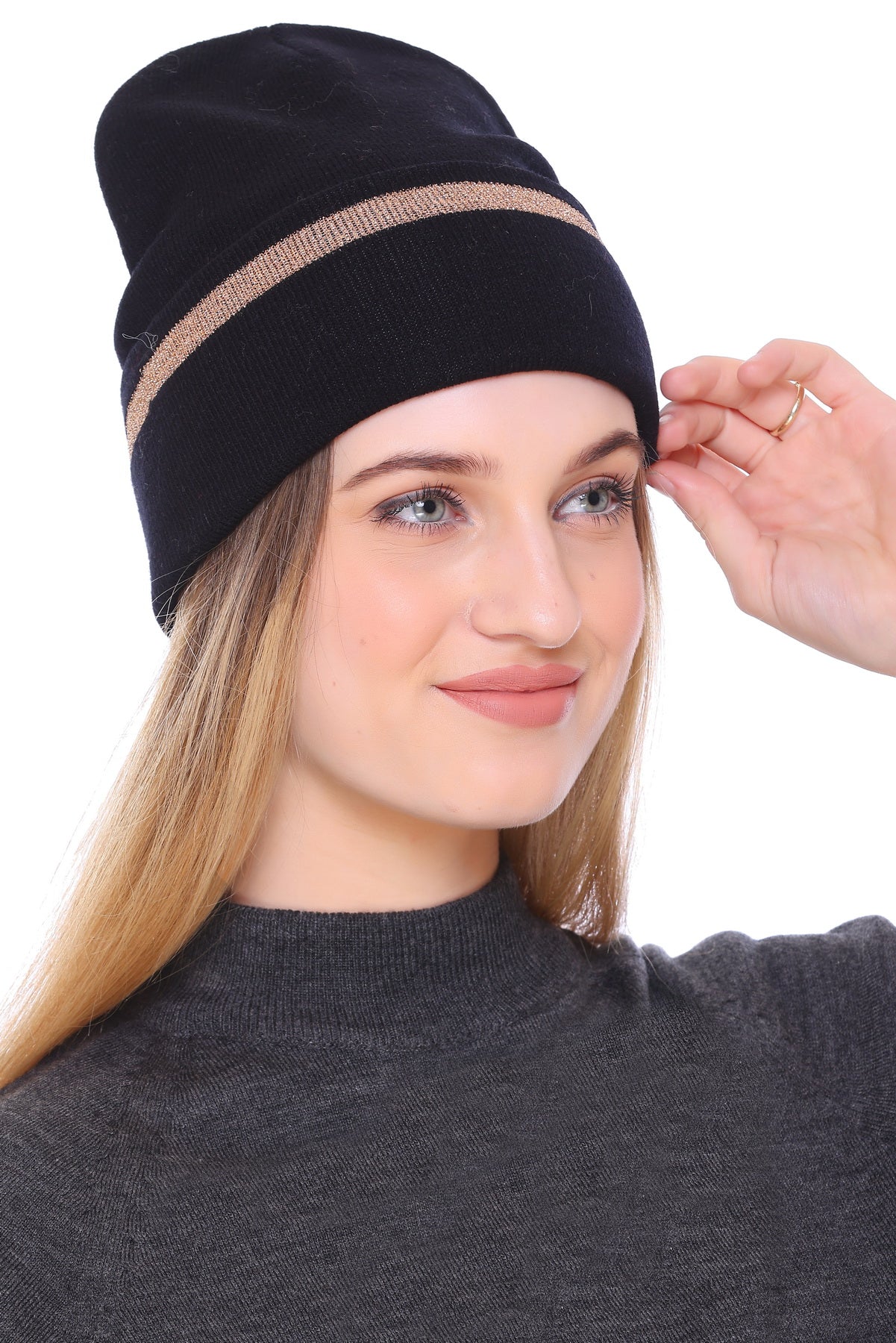 Snuggle Chic: Ladies Winter Black Beanie Cap for Ultimate Comfort and Warmth