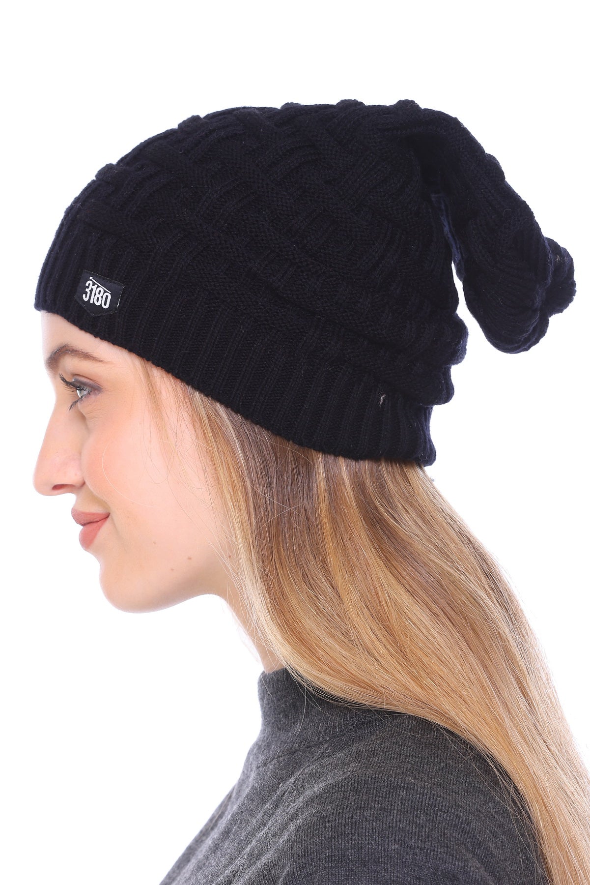 Classic Comfort: Ladies Winter Black Beanie Cap for Perfect Warmth and Cozy Elegance