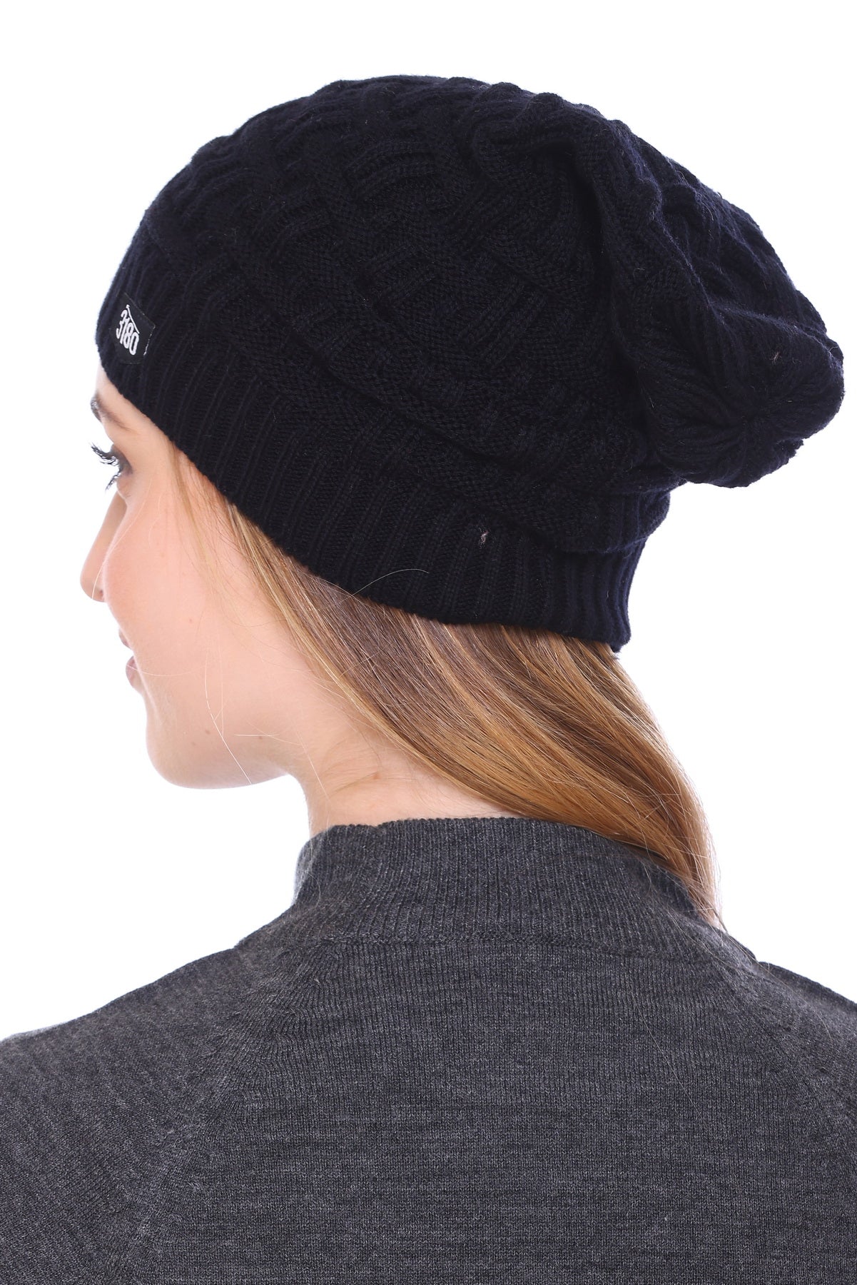Classic Comfort: Ladies Winter Black Beanie Cap for Perfect Warmth and Cozy Elegance