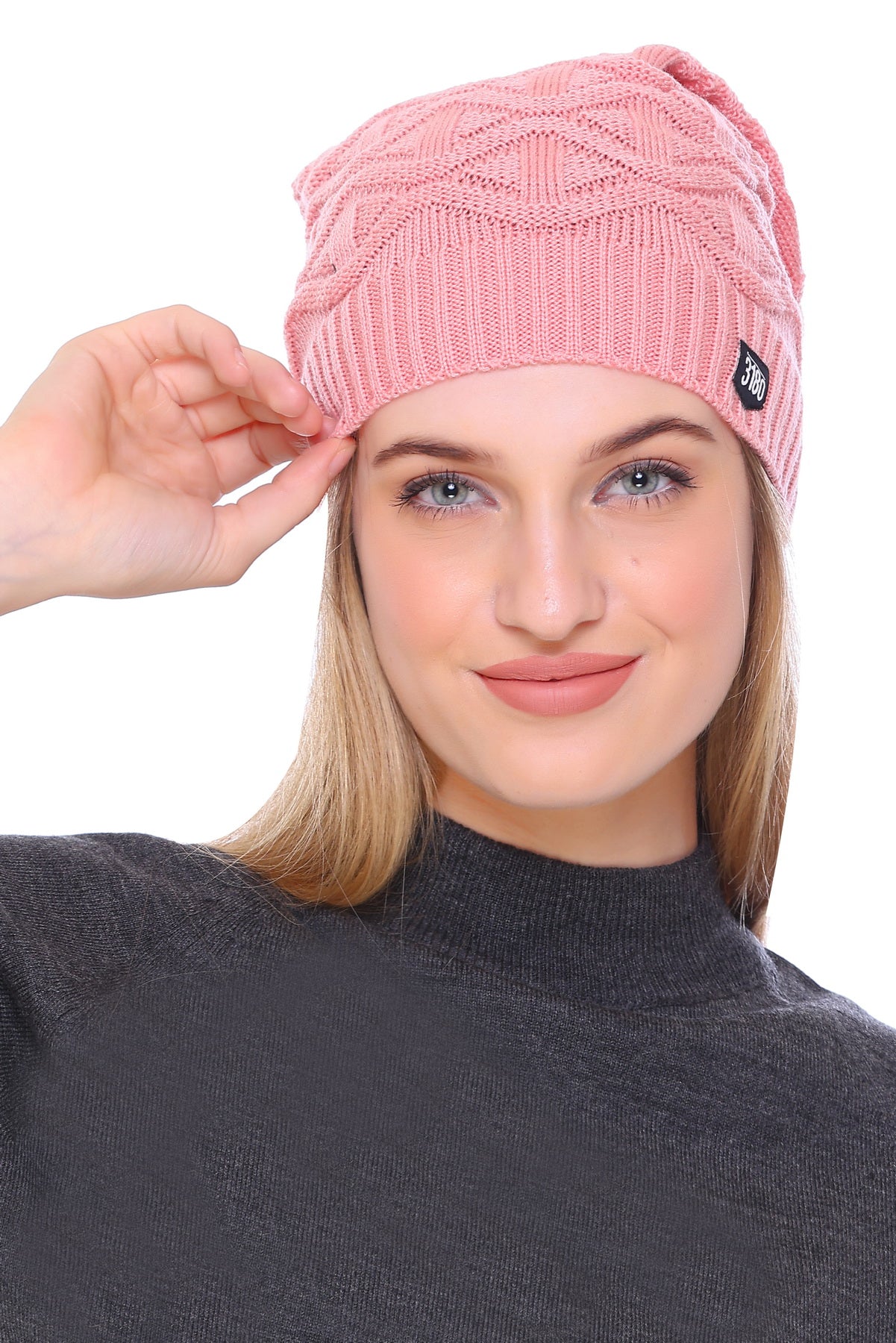 Fuchsia Elegance: Ladies Winter Beanie Cap for Perfect Comfort and Warmth