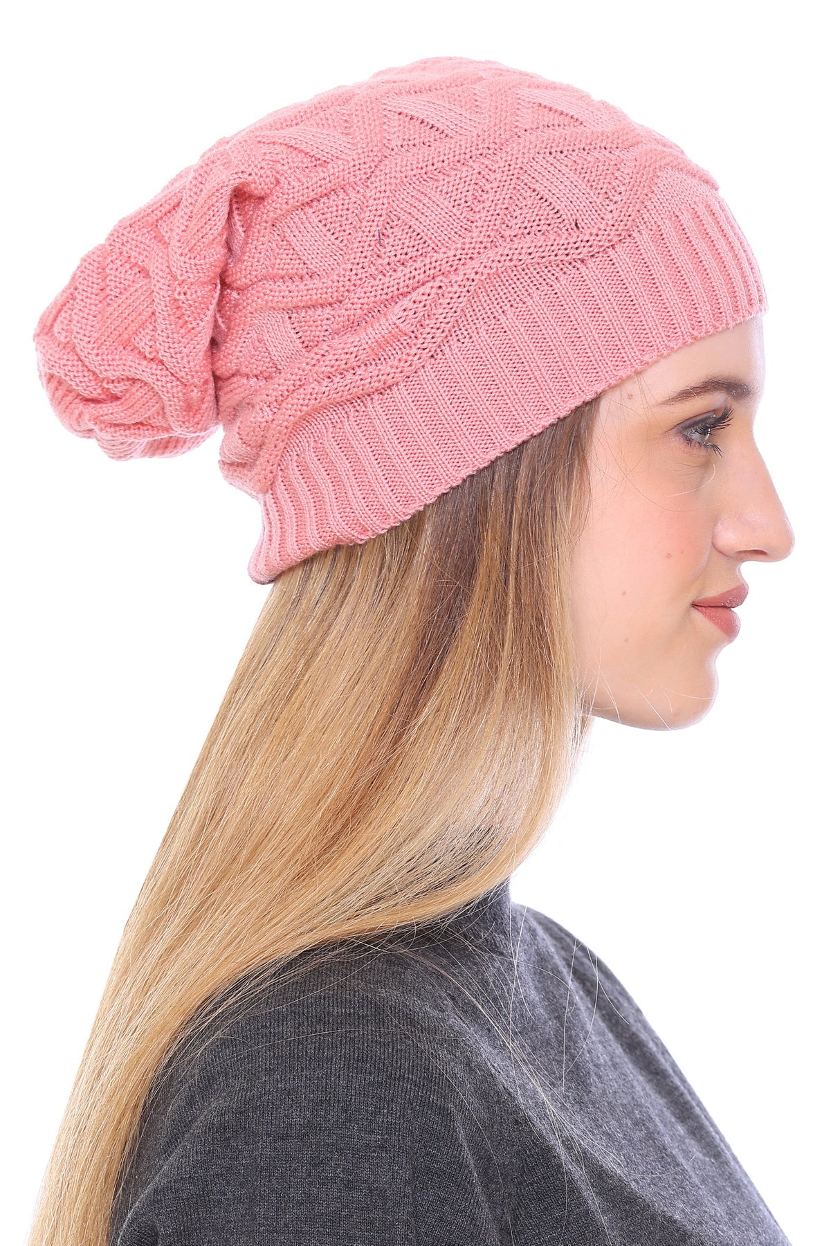 Fuchsia Elegance: Ladies Winter Beanie Cap for Perfect Comfort and Warmth